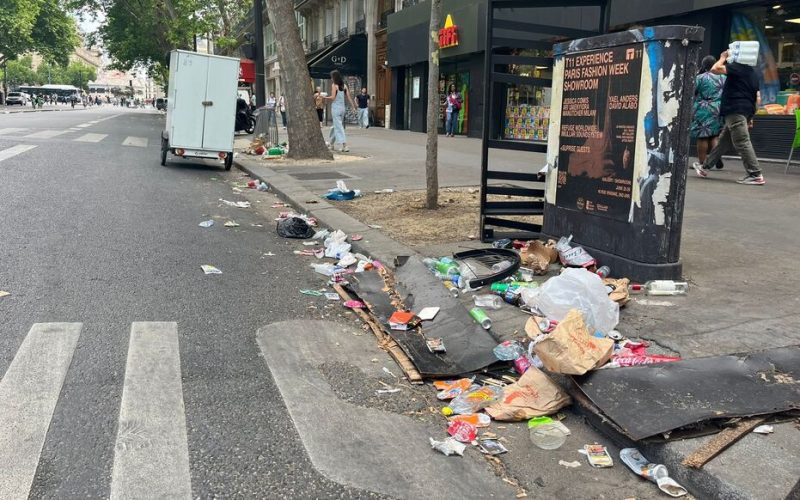 Paris, le 23 juin 2025. Deux jours après la fête de la musique ce samedi 21 juin, certaines rues de la capitale portaient encore les stigmates de cette nuit festive. LP/Elie Julien